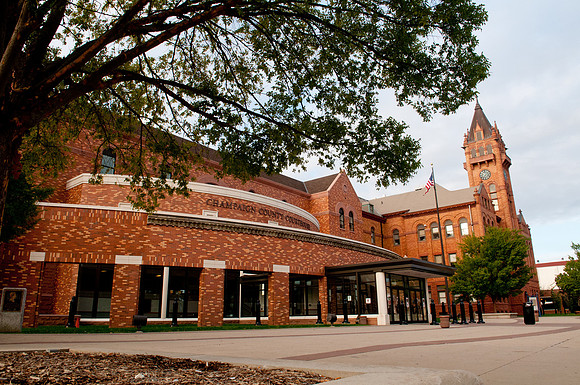 Champaign Chamber of Commerce Community Link MagazineBradley Leeb PhotographyBradleyLeebPhotography.comBradleyLeebPhotography@gmail.com217.721.9190